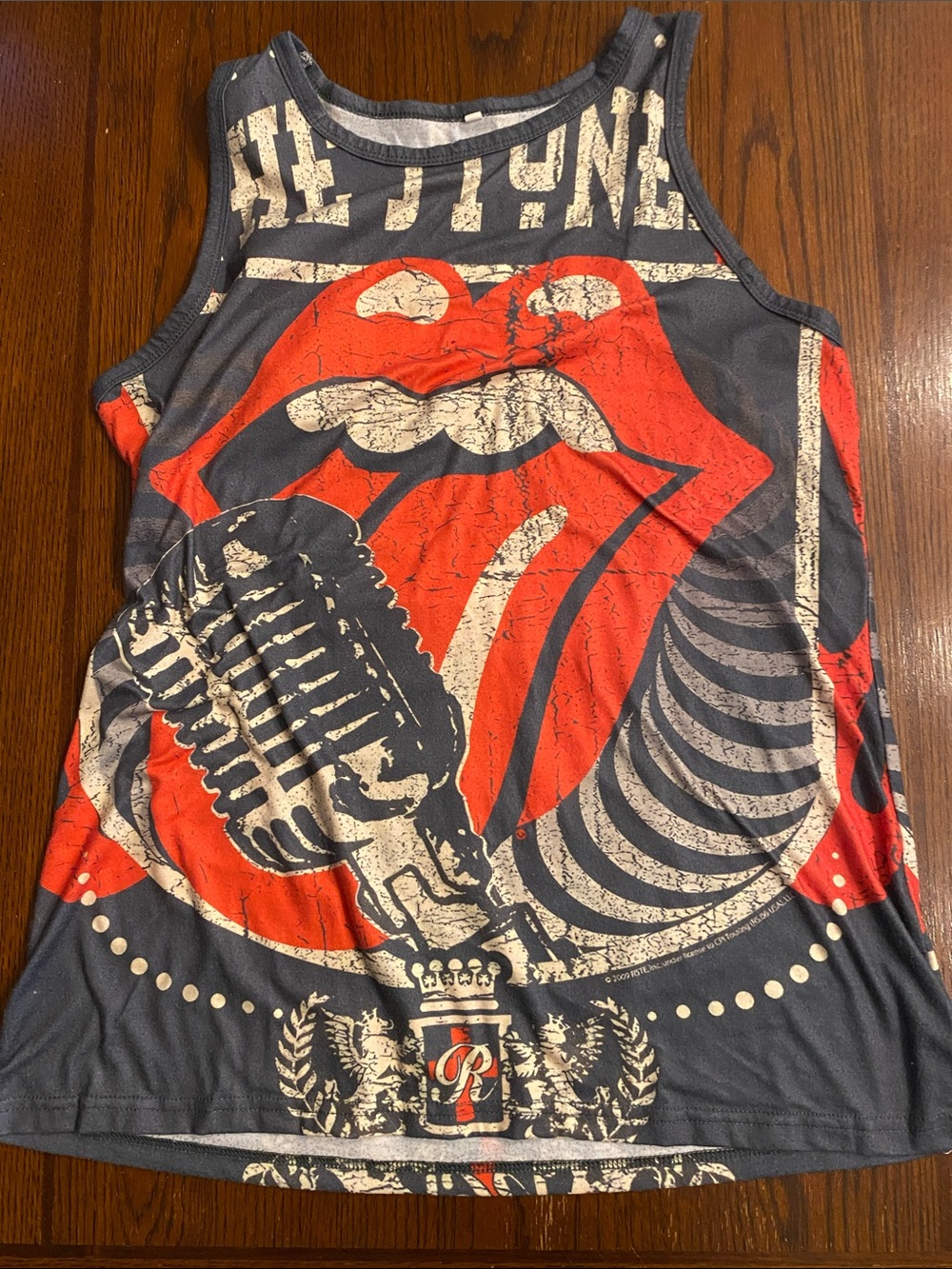Lips singing tank